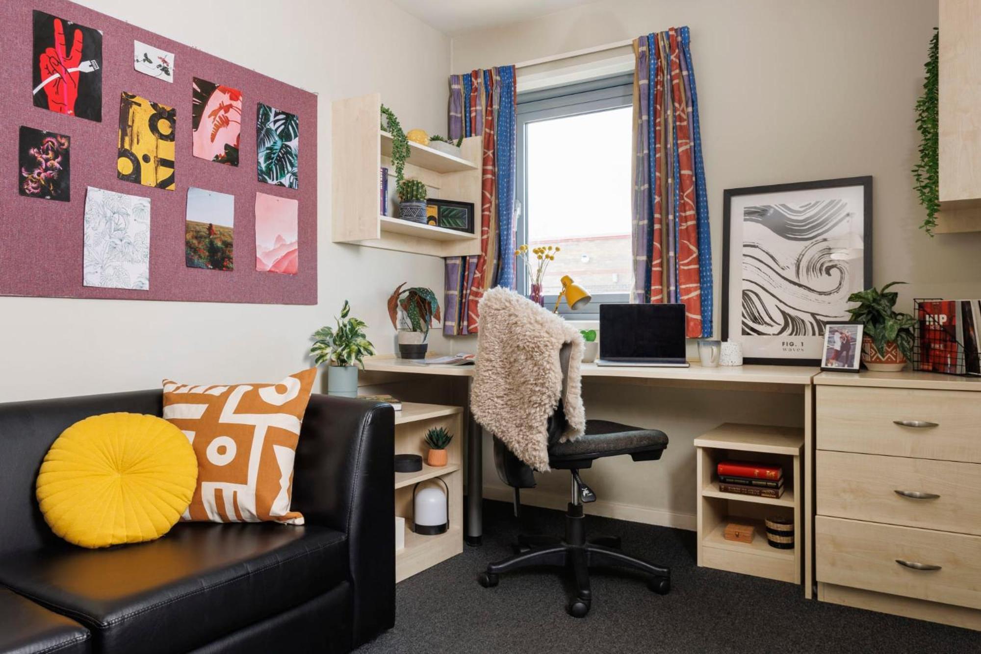 Student At St Peters Court Apartment